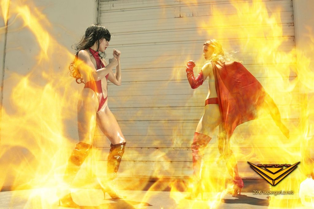 Vampirella vs Supergirl supergurLz network sexy cosplay photo gallery